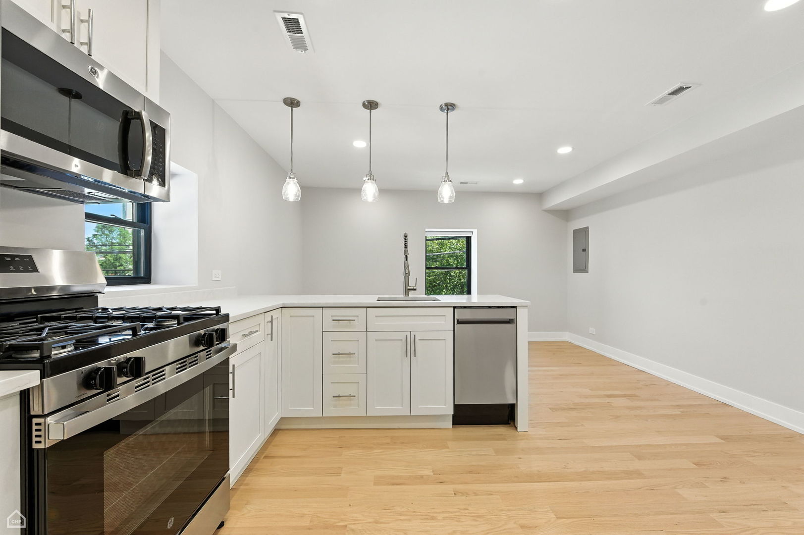 3935 N Seeley Avenue Unit: CH
