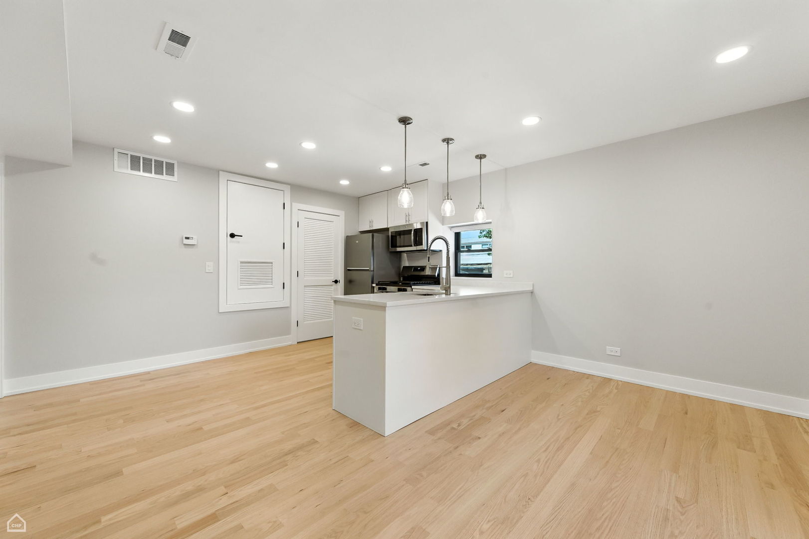 3935 N Seeley Avenue Unit: CH