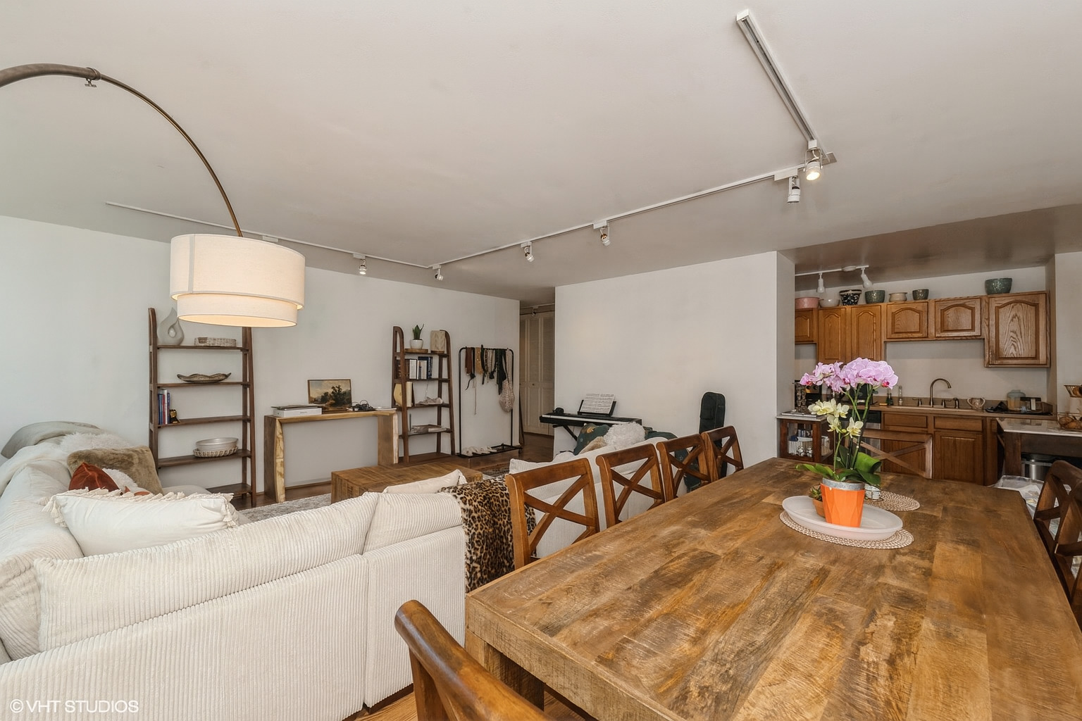 4250 N Marine Drive Unit: 1511