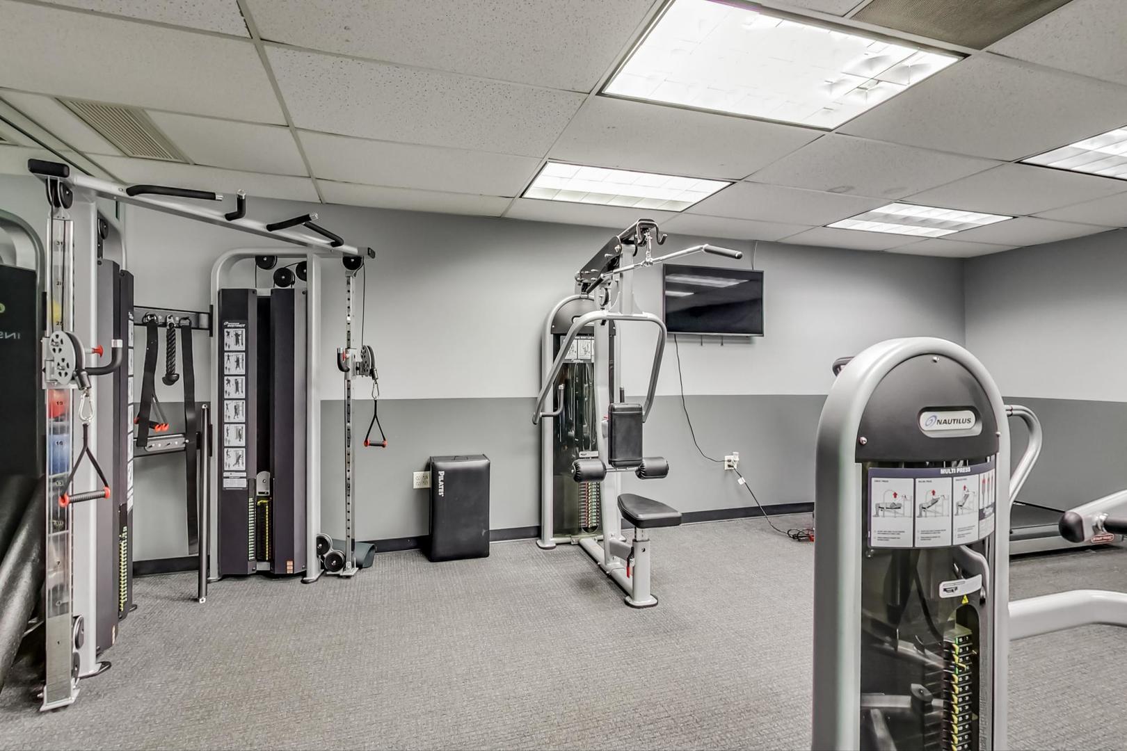 6030 N Sheridan Road Unit: 1007