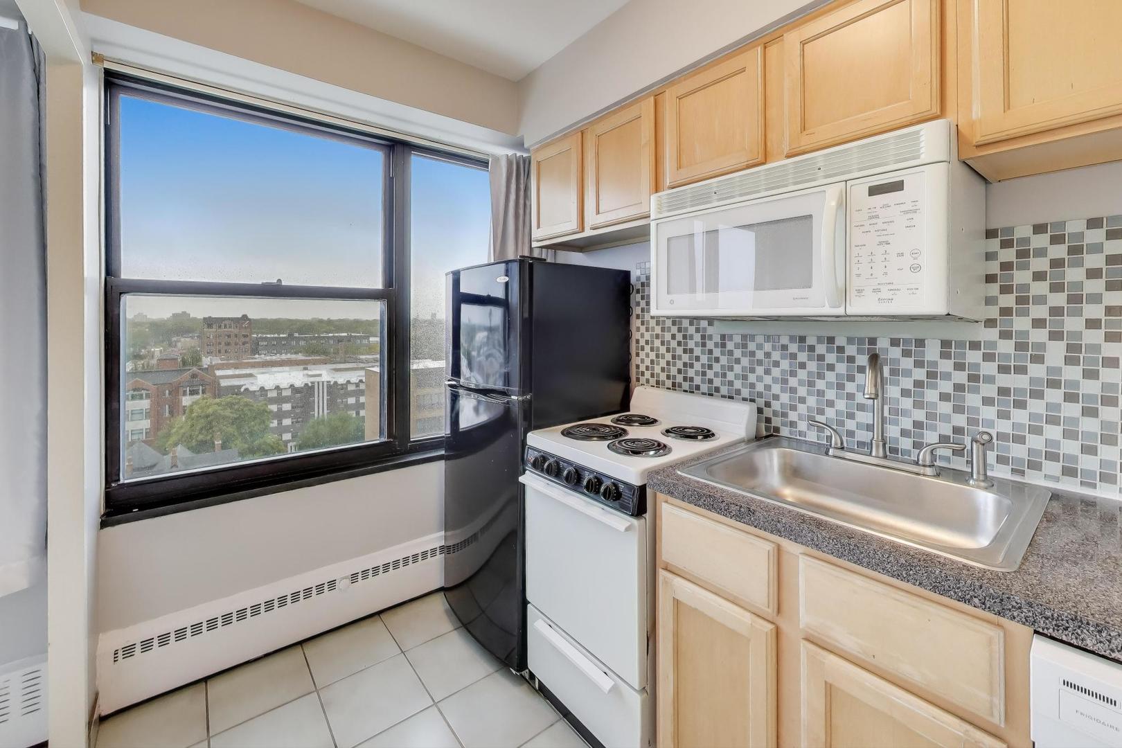 6030 N Sheridan Road Unit: 1007