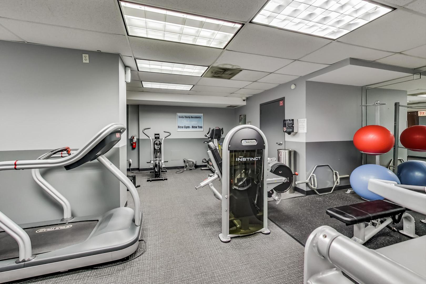 6030 N Sheridan Road Unit: 1007