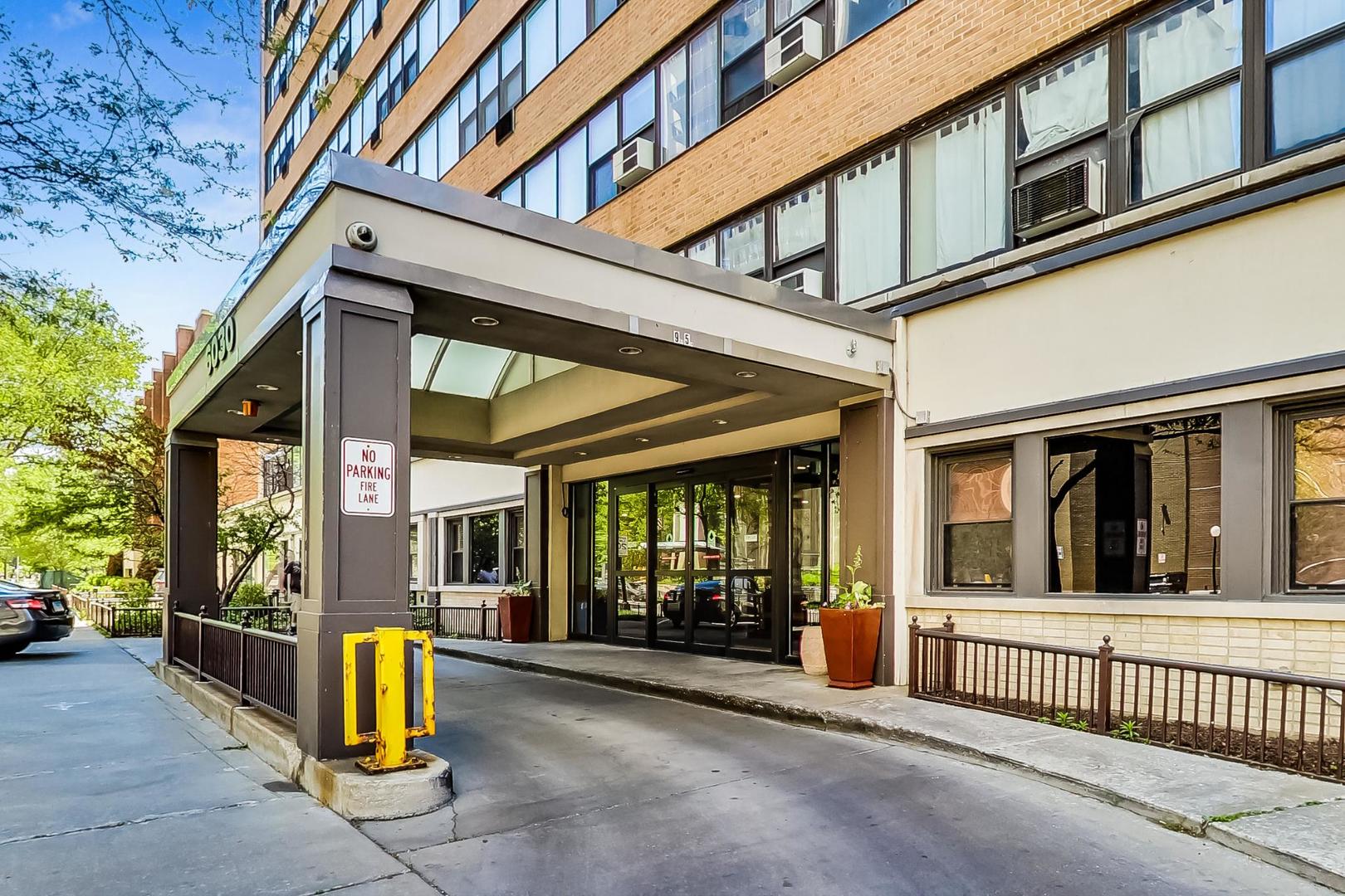 6030 N Sheridan Road Unit: 1007