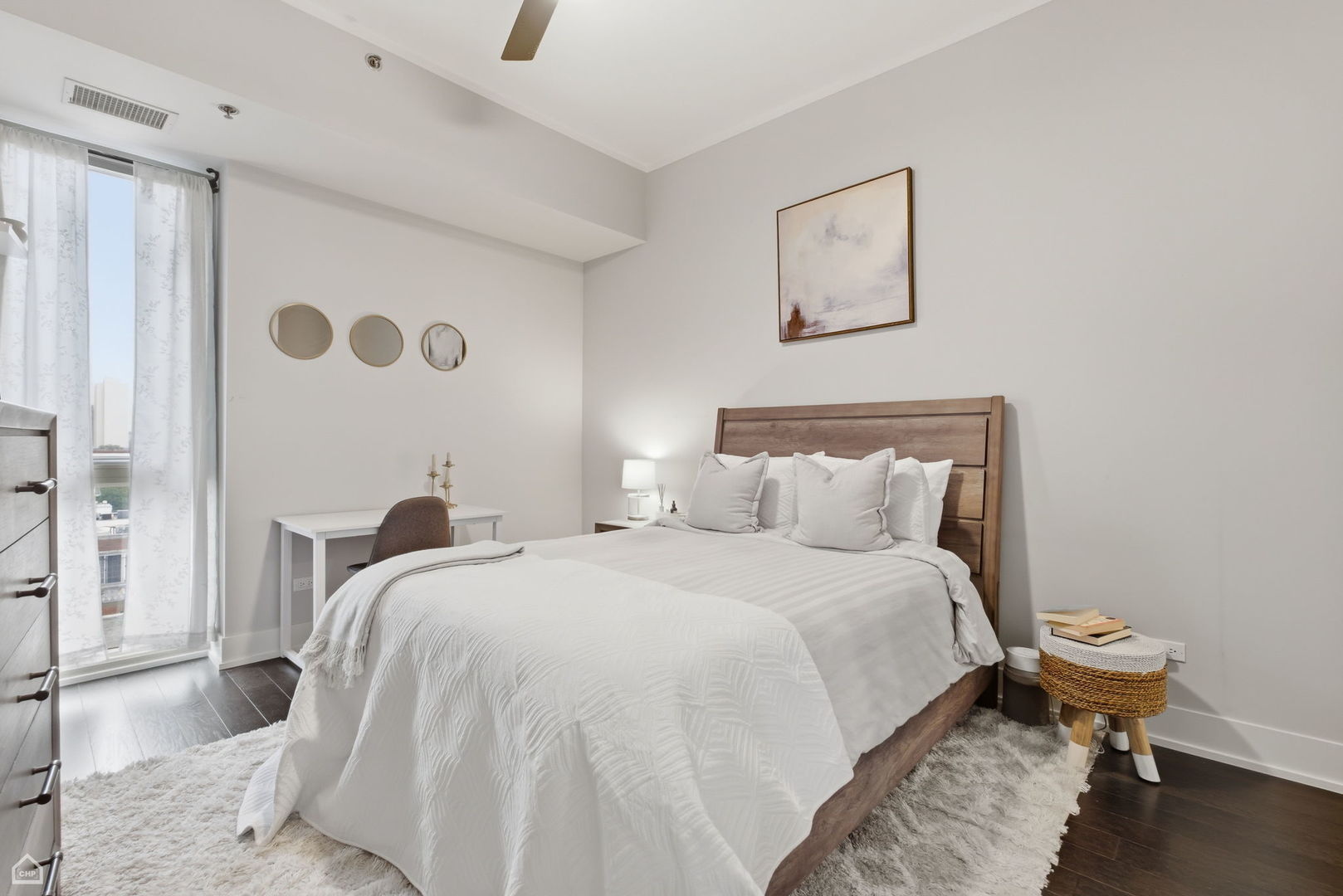230 W Division Street Unit: 807