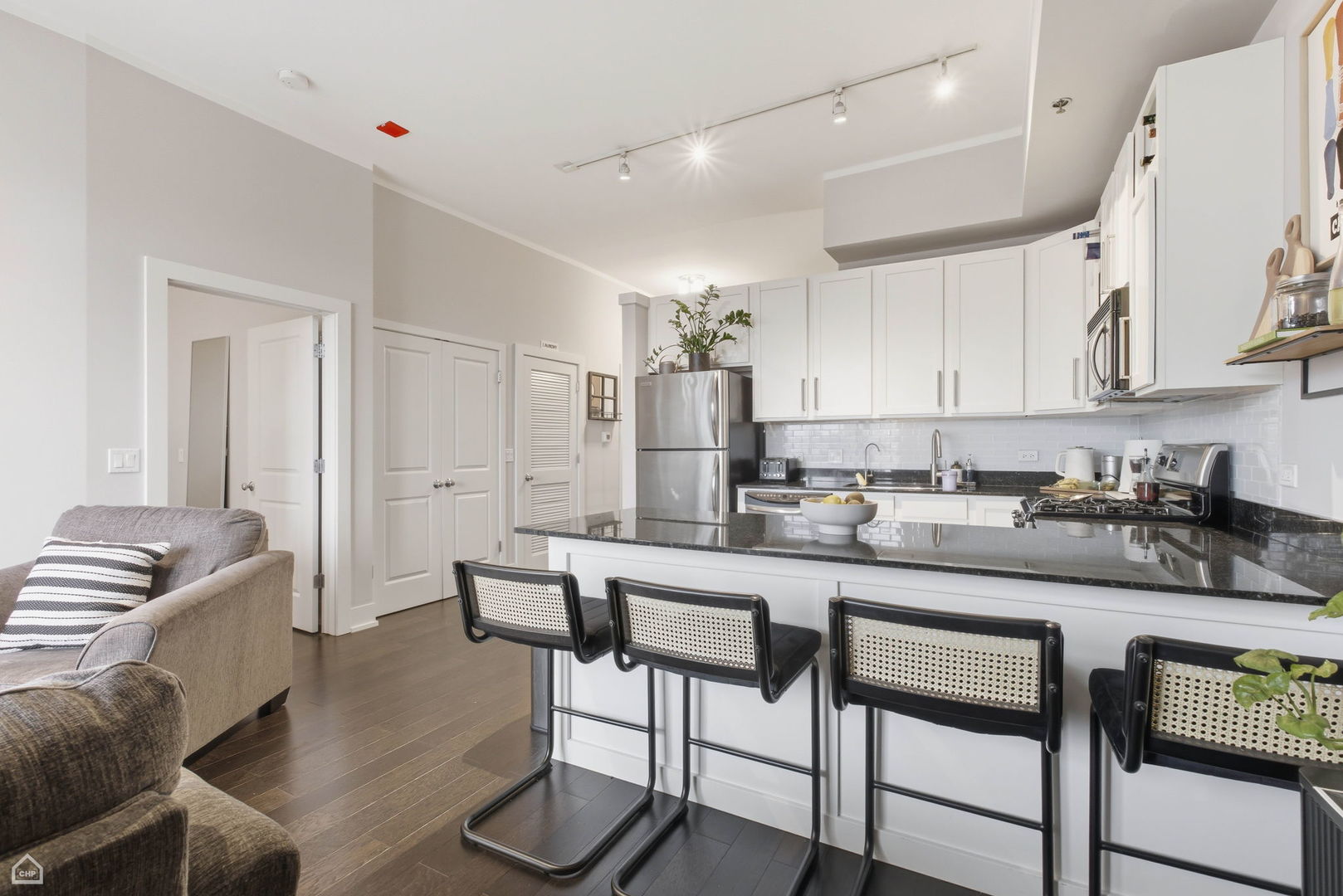 230 W Division Street Unit: 807