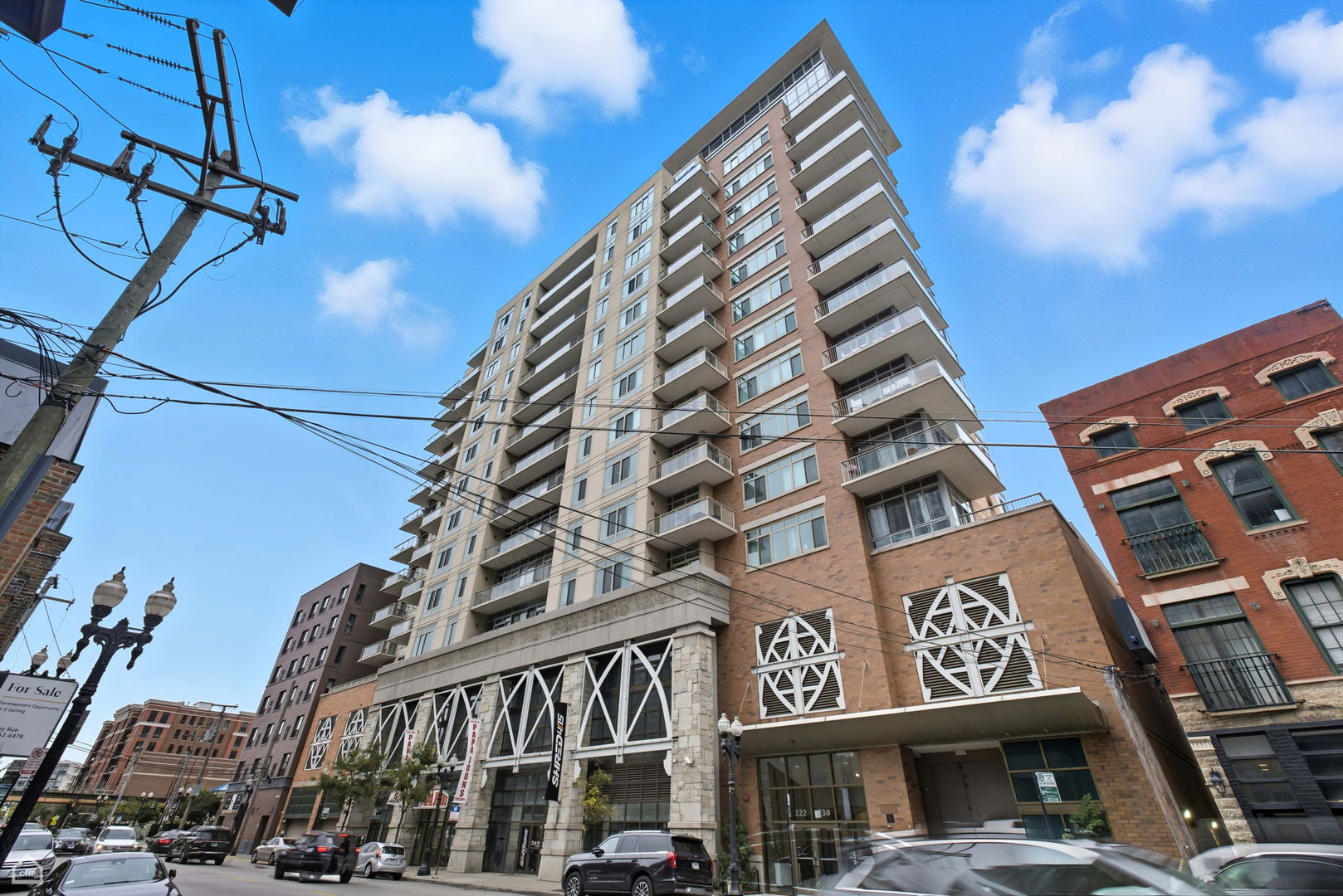 230 W Division Street Unit: 807