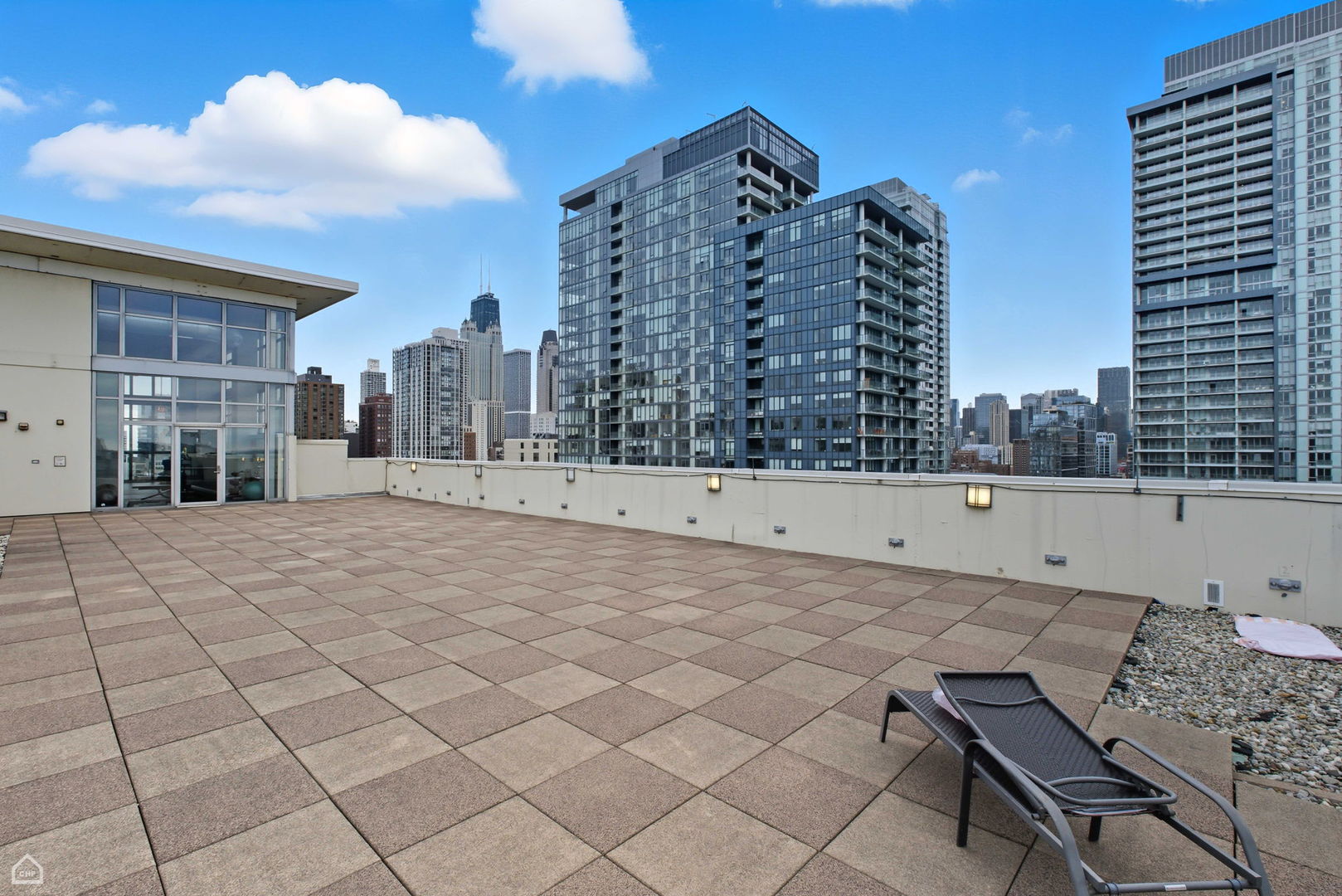230 W Division Street Unit: 807