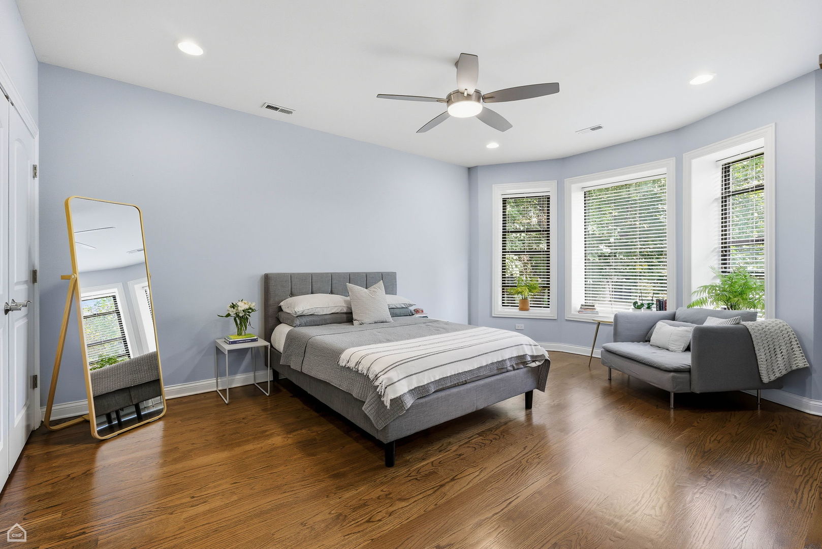 4038 N Kenmore Avenue Unit: 2