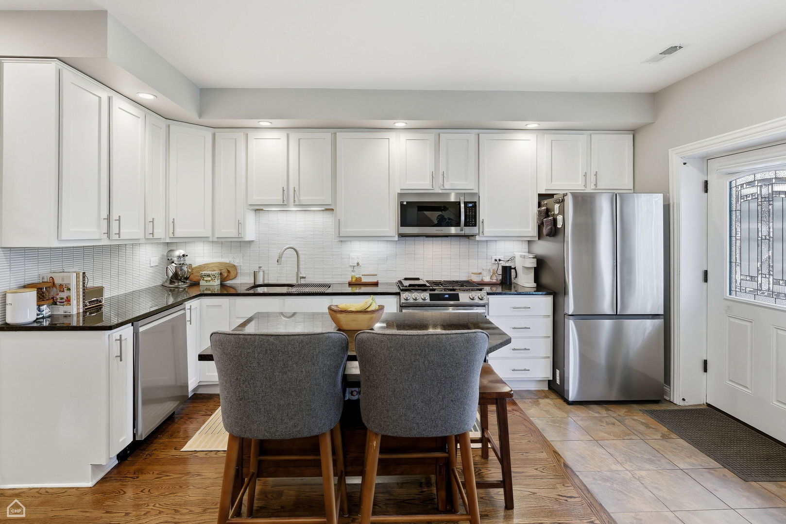 4038 N Kenmore Avenue Unit: 2