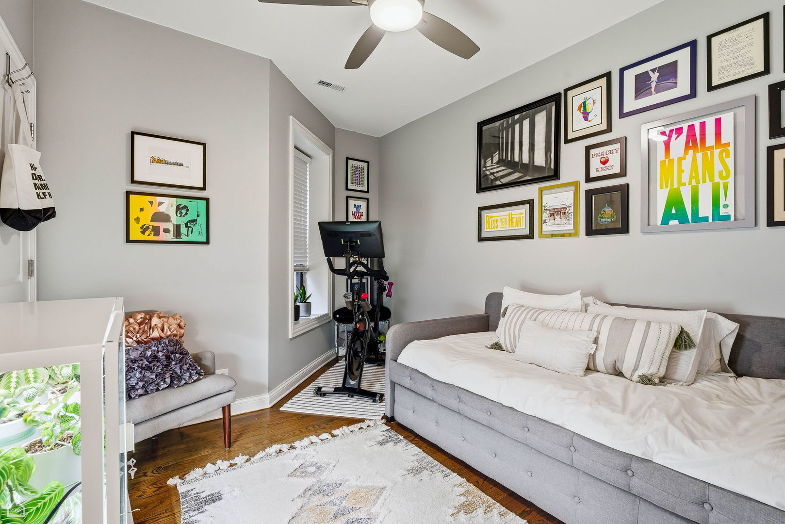 4038 N Kenmore Avenue Unit: 2