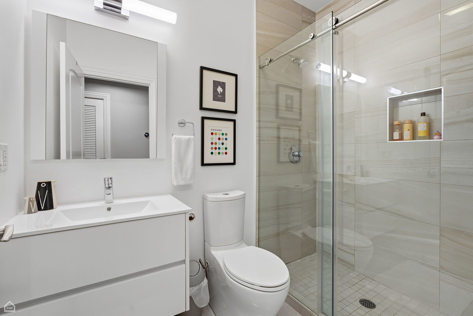 4038 N Kenmore Avenue Unit: 2