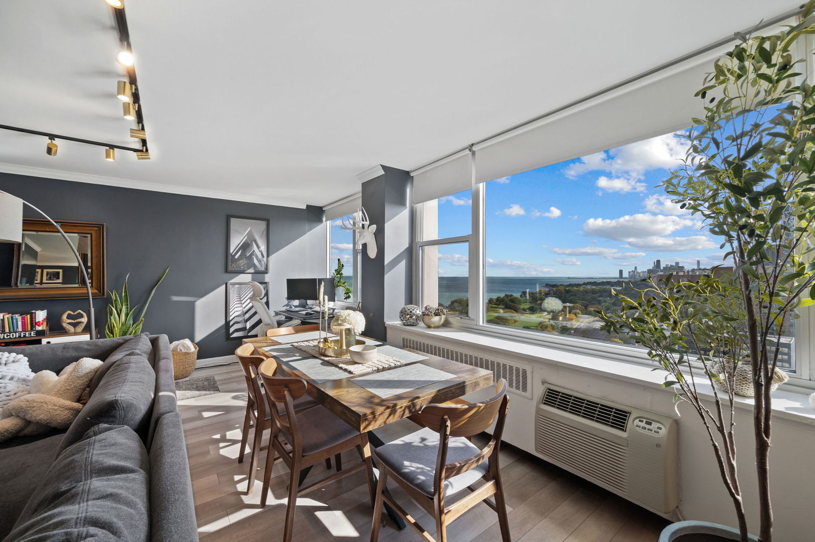 4250 N Marine Drive Unit: 2606