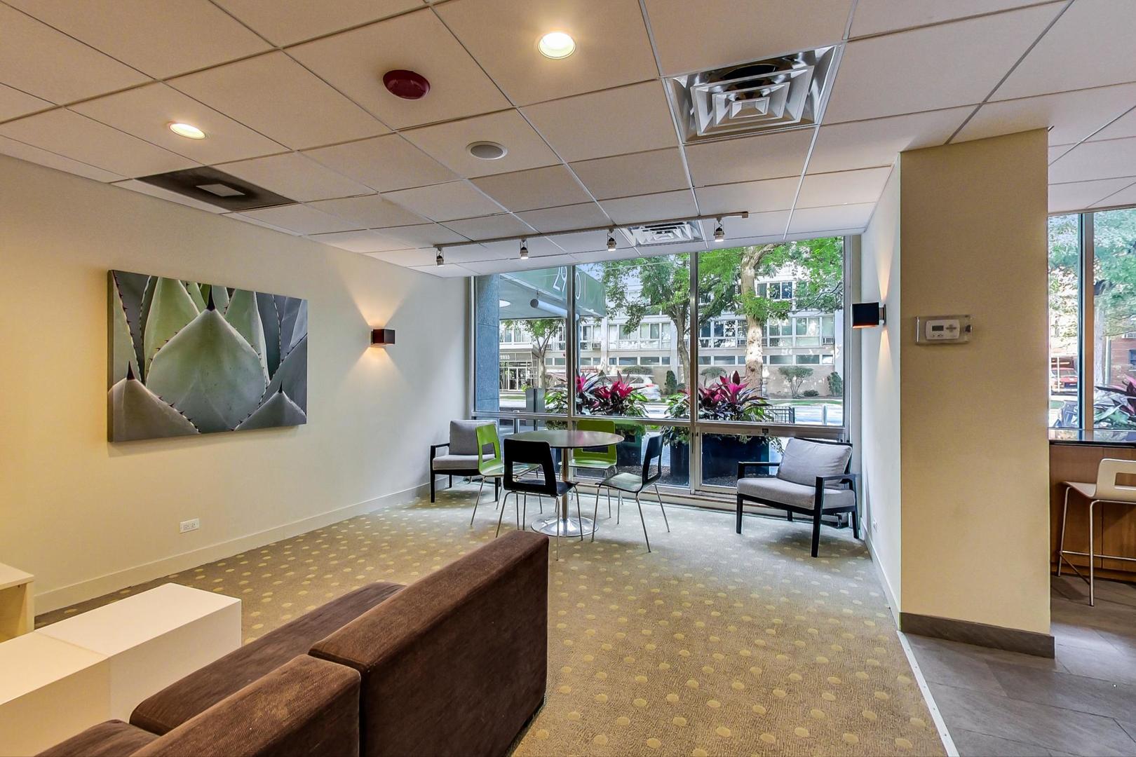 2930 N Sheridan Road Unit: 1608