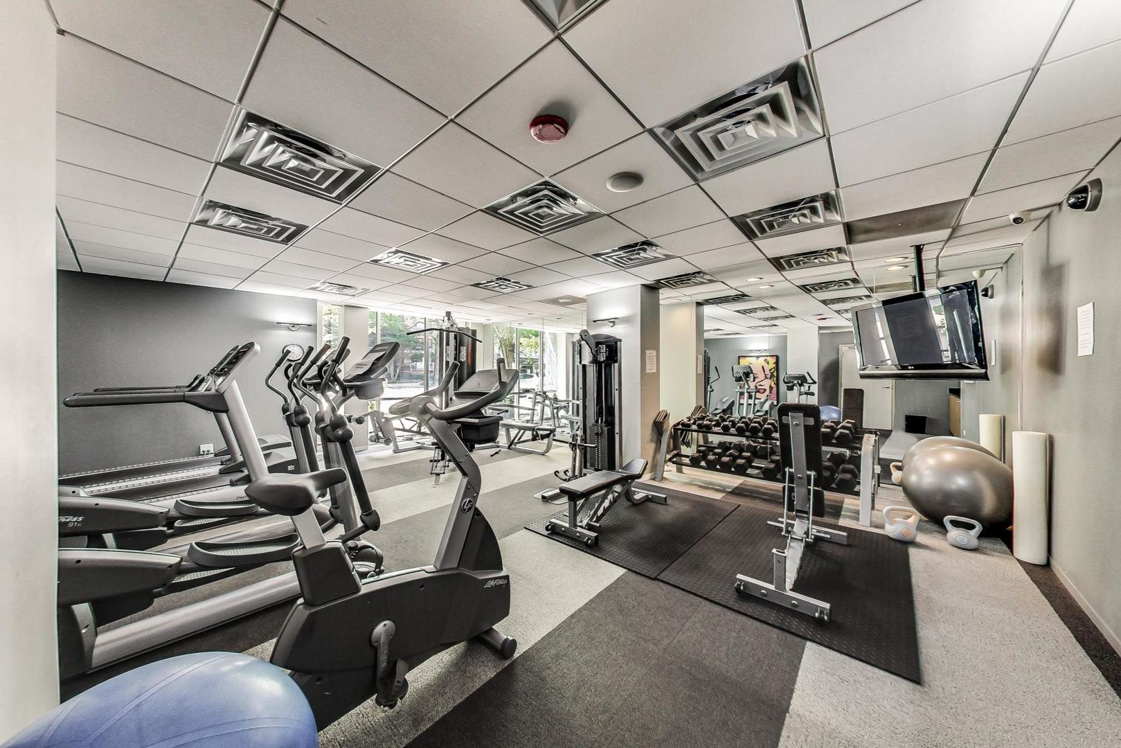 2930 N Sheridan Road Unit: 1608