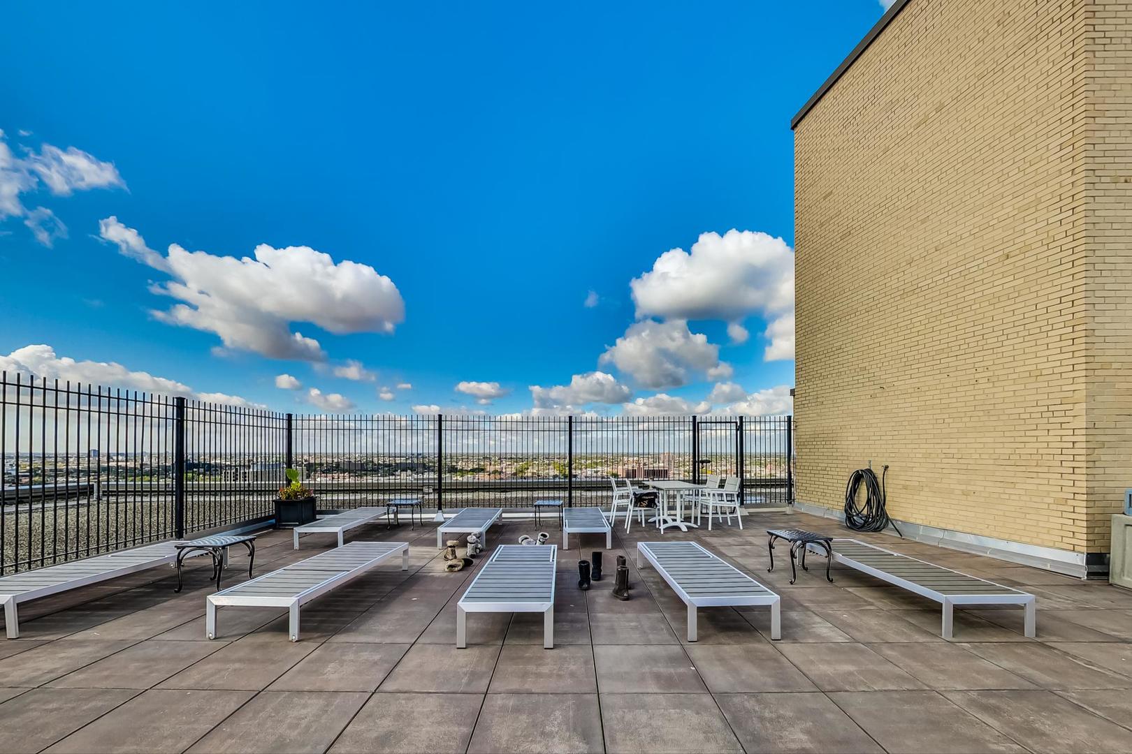 2930 N Sheridan Road Unit: 1608