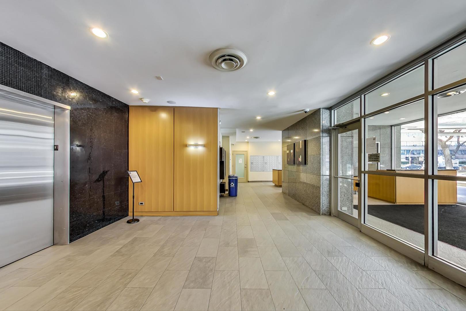 2930 N Sheridan Road Unit: 1608