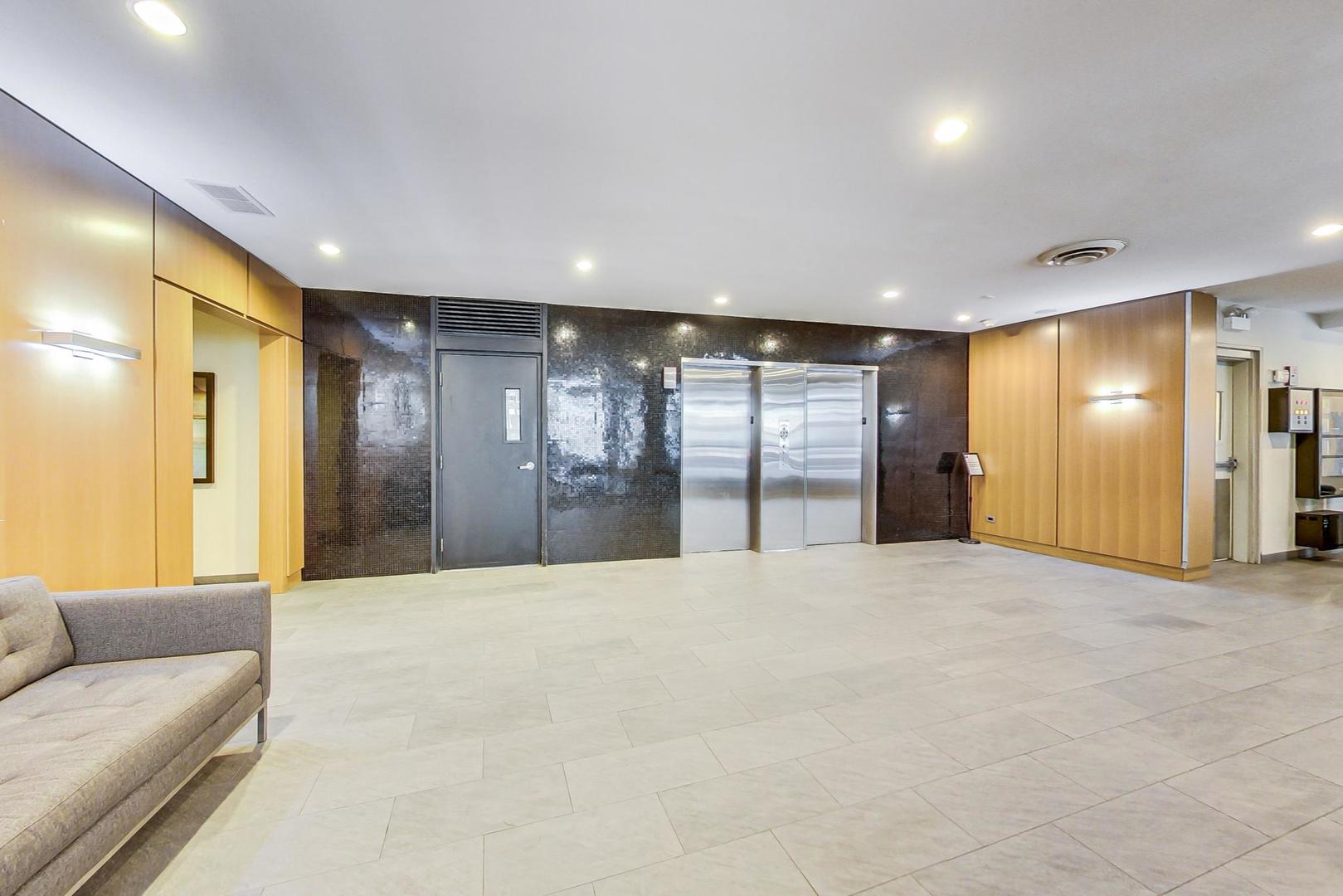 2930 N Sheridan Road Unit: 1608