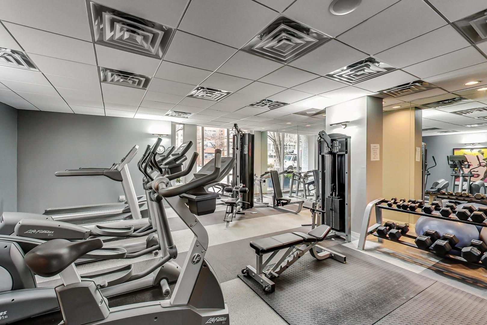 2930 N Sheridan Road Unit: 1608