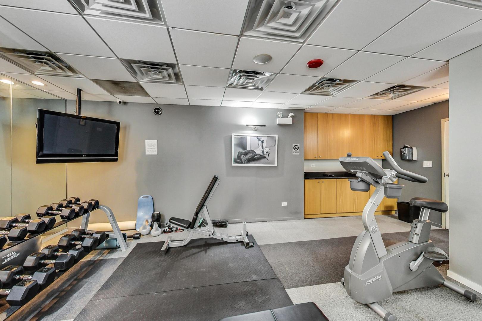 2930 N Sheridan Road Unit: 1608