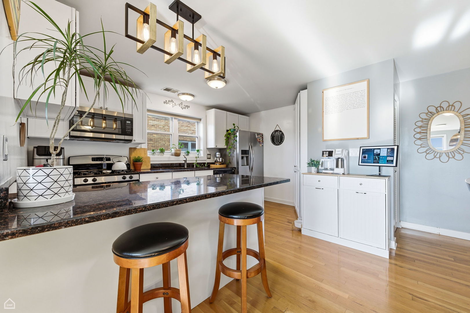 2501 W Bryn Mawr Avenue Unit: 506