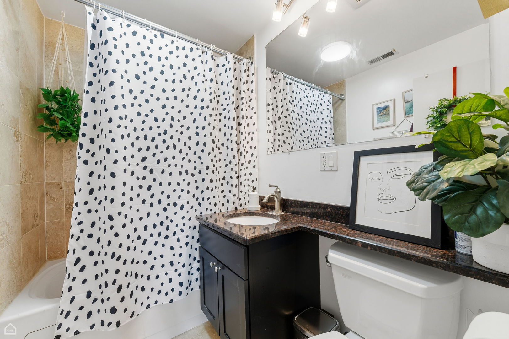 2501 W Bryn Mawr Avenue Unit: 506