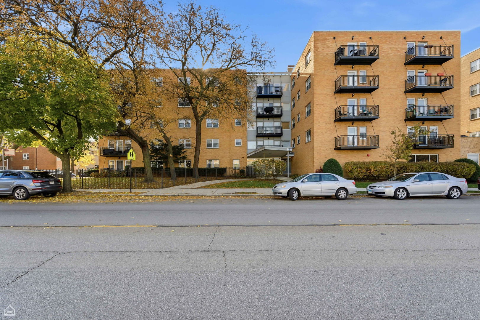 2501 W Bryn Mawr Avenue Unit: 506