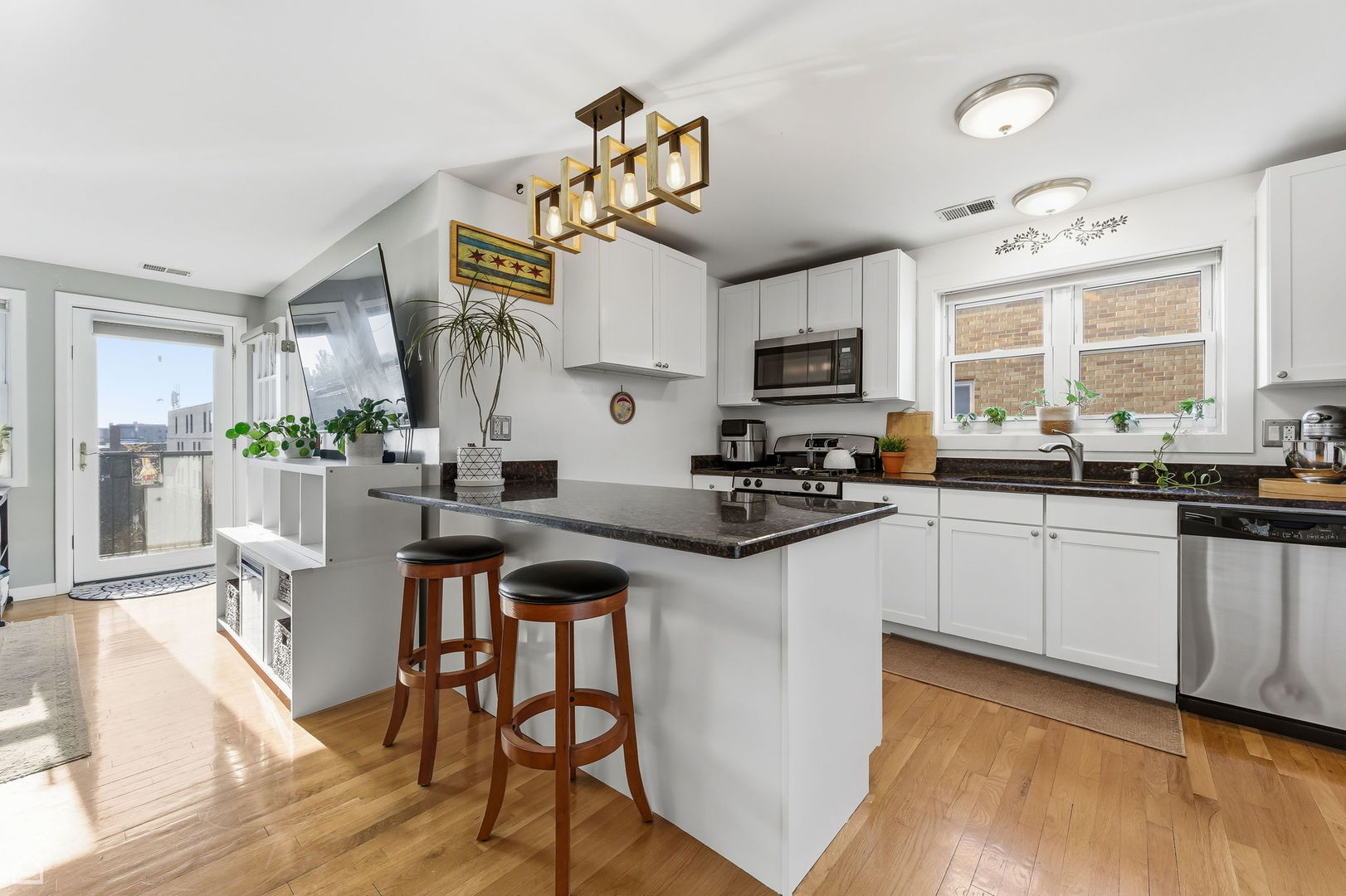 2501 W Bryn Mawr Avenue Unit: 506