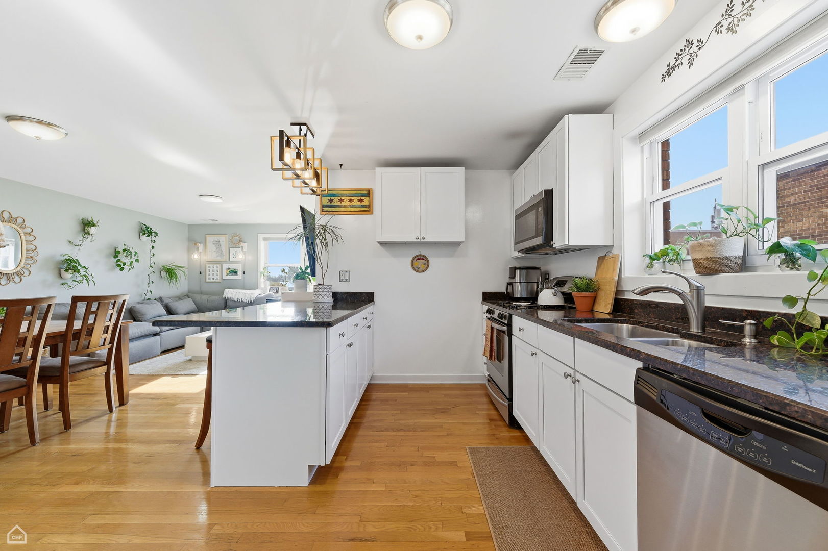 2501 W Bryn Mawr Avenue Unit: 506