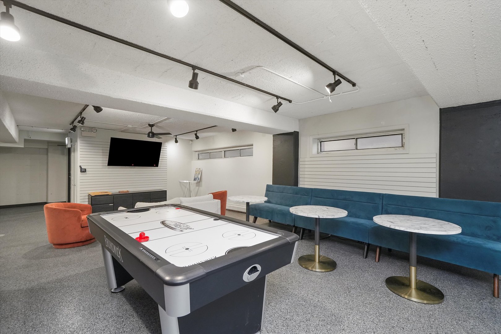 4970 N Marine Drive Unit: 1129