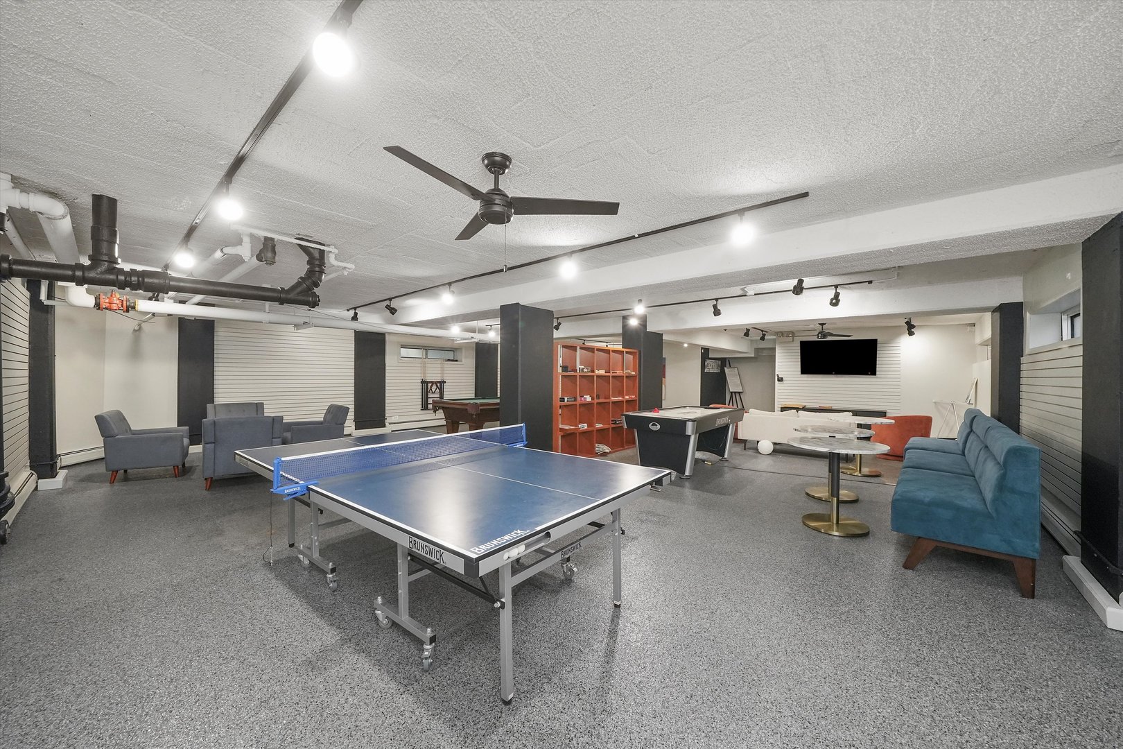 4970 N Marine Drive Unit: 1129