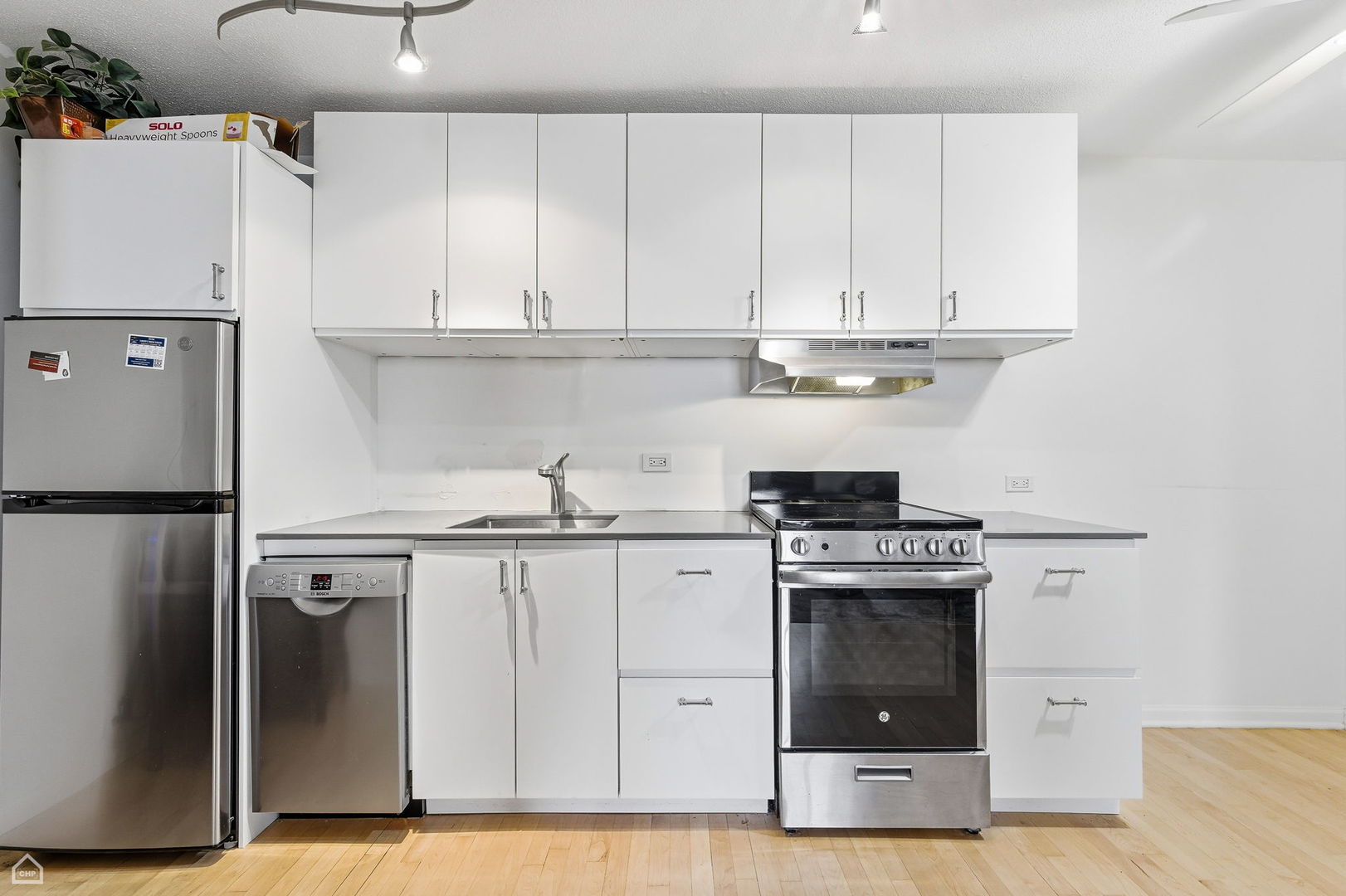 1339 N Dearborn Street Unit: 15C