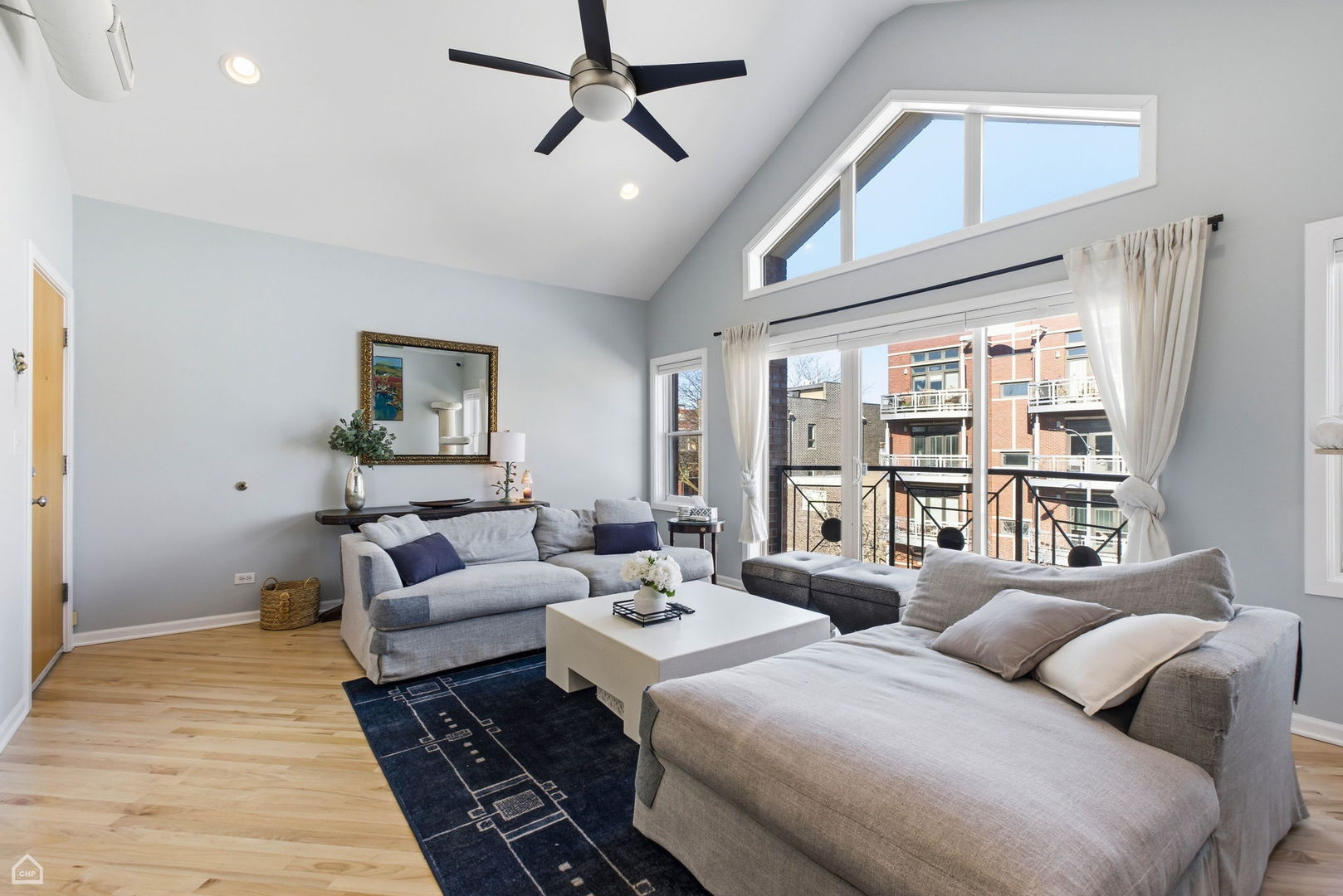 2249 W Foster Avenue Unit: 3