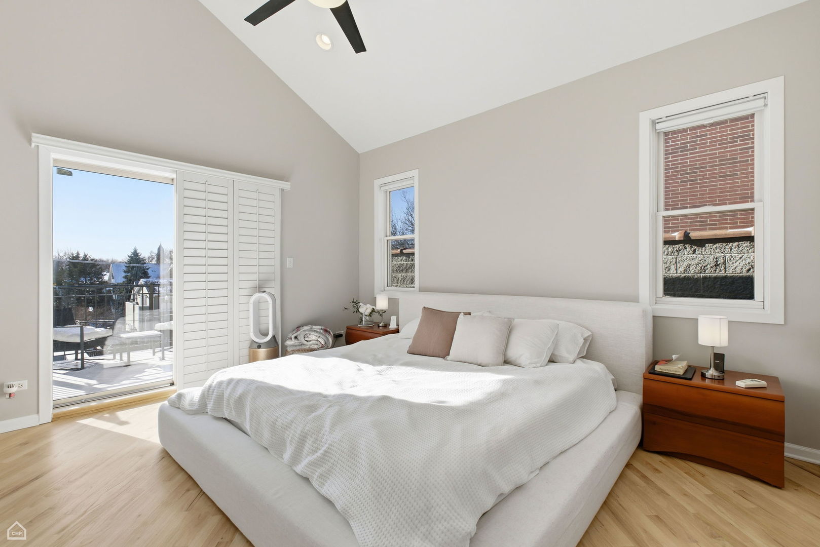 2249 W Foster Avenue Unit: 3