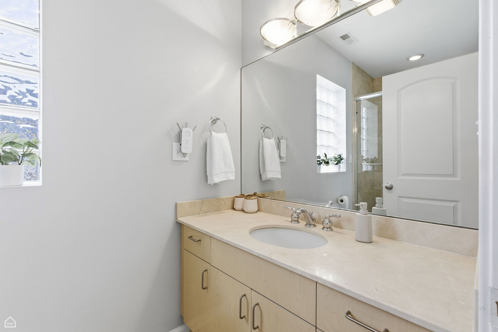 2249 W Foster Avenue Unit: 3