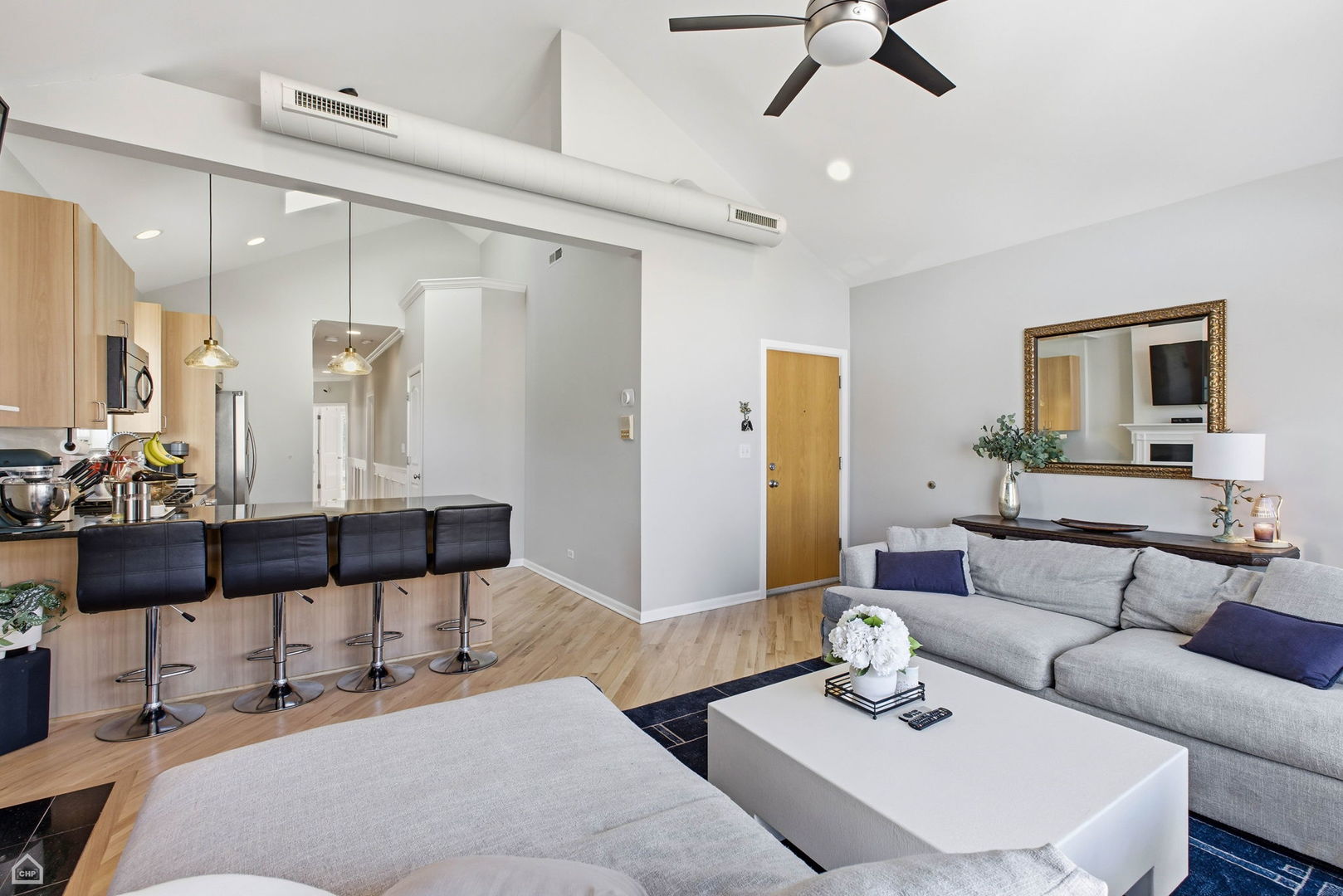 2249 W Foster Avenue Unit: 3