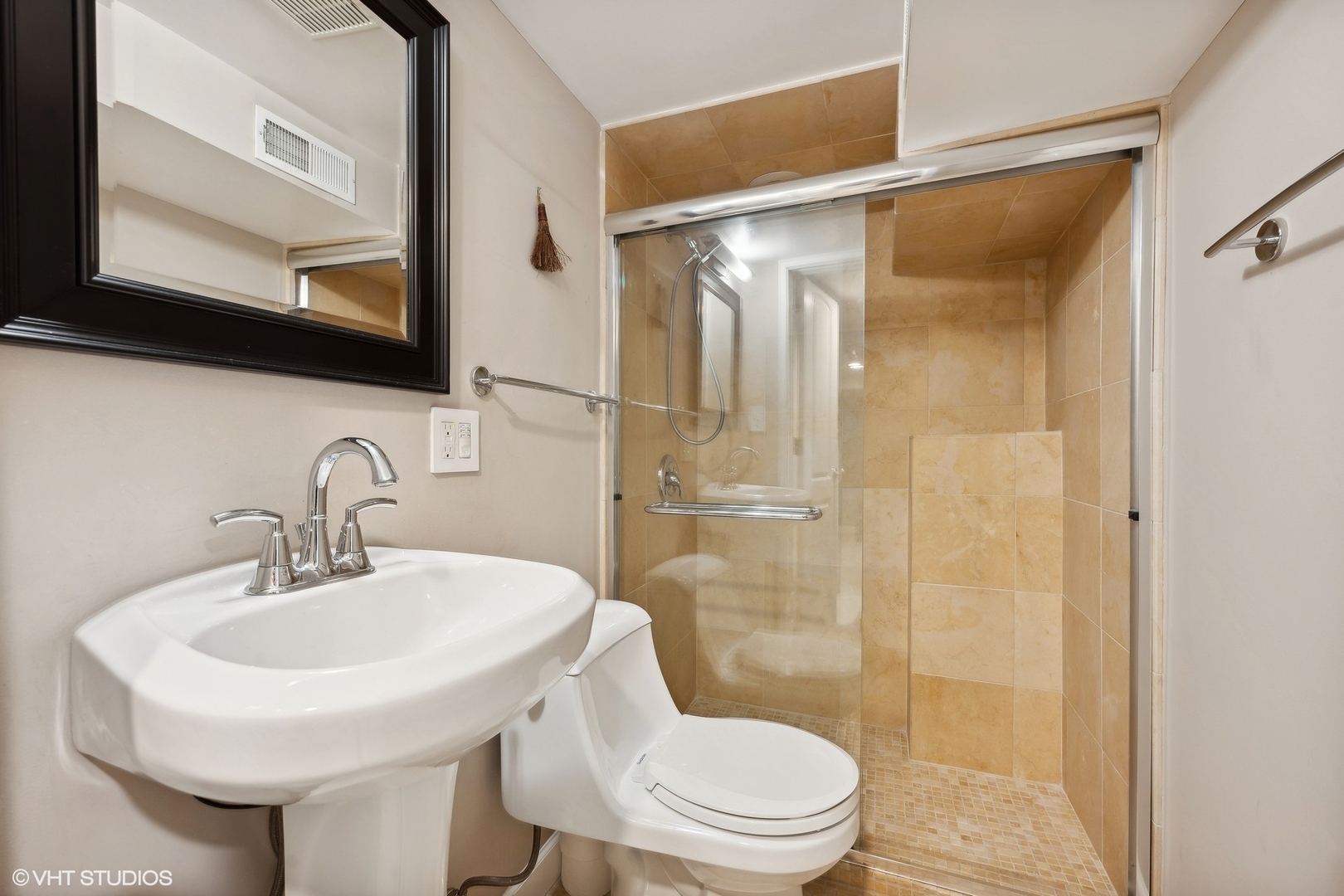 1736 W Pierce Avenue