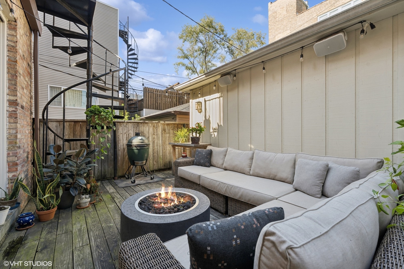 1736 W Pierce Avenue