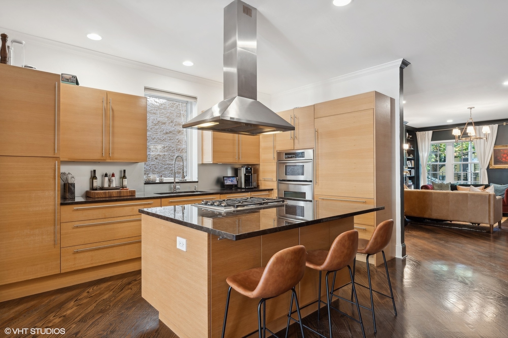 1736 W Pierce Avenue