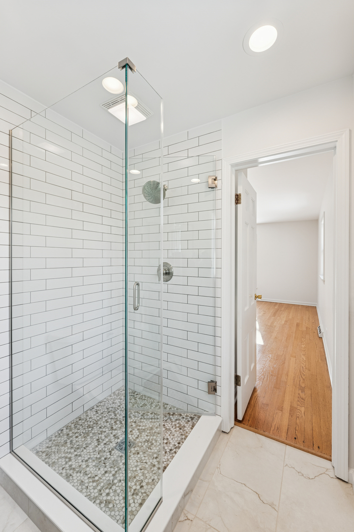 3018 Indianwood Road