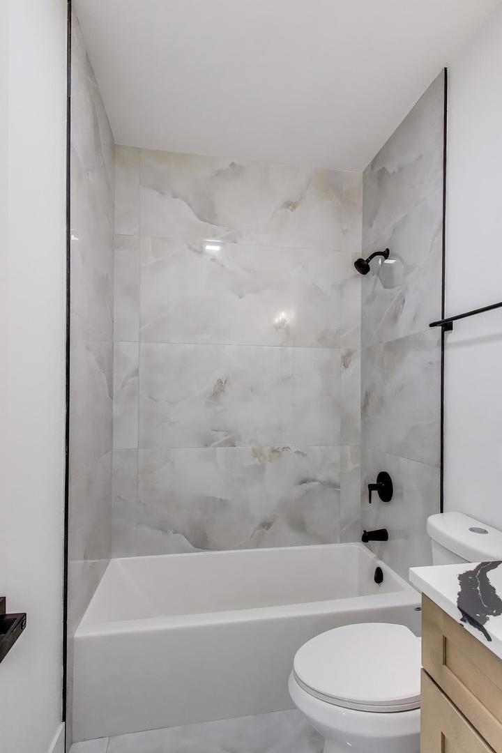 3445 W Walnut Street