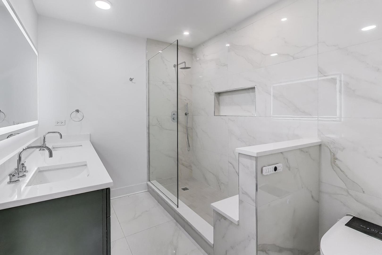 3445 W Walnut Street