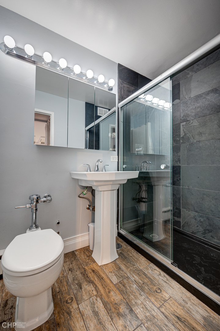 5757 N Sheridan Road Unit: 10G