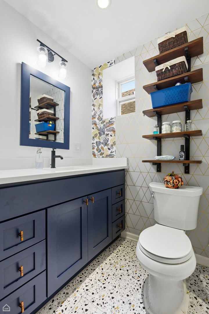 1811 W 17th Street Unit: 303