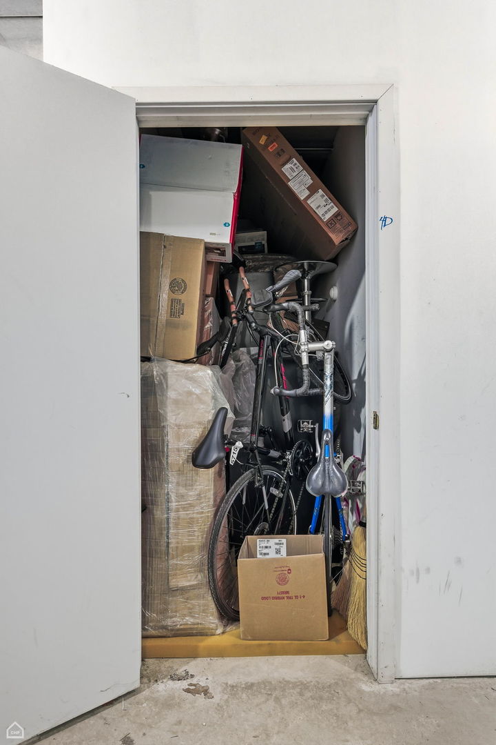 120 W Oak Street Unit: 4D