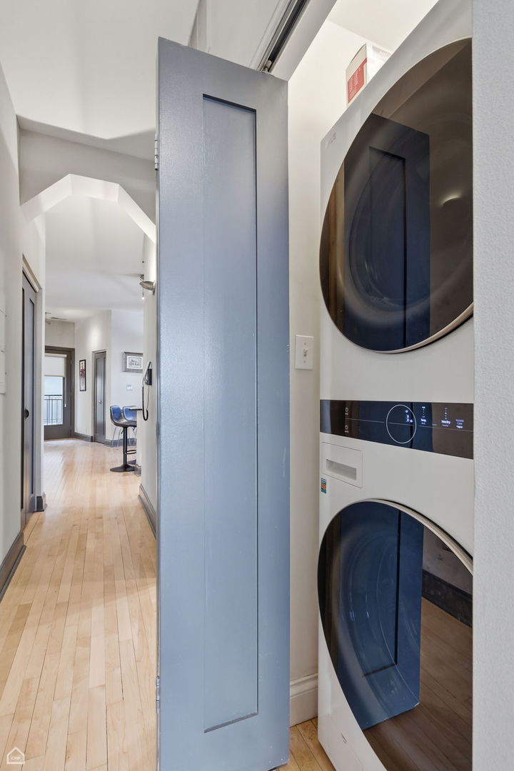 120 W Oak Street Unit: 4D