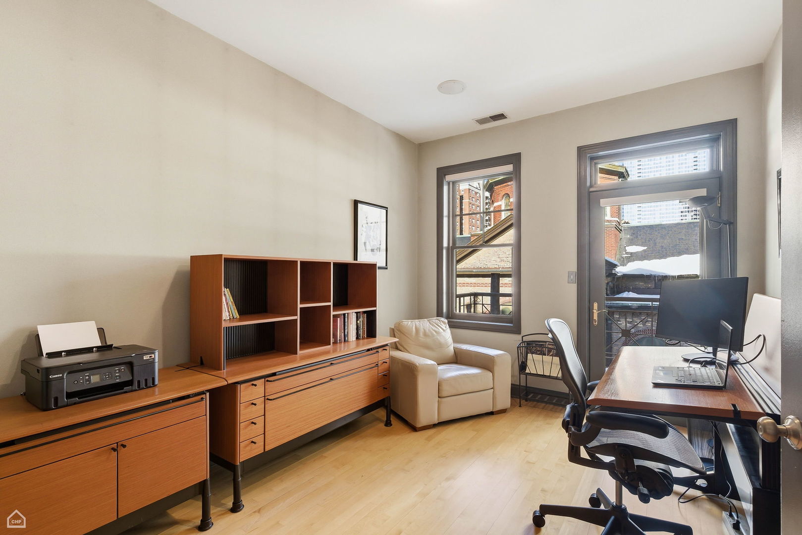 120 W Oak Street Unit: 4D