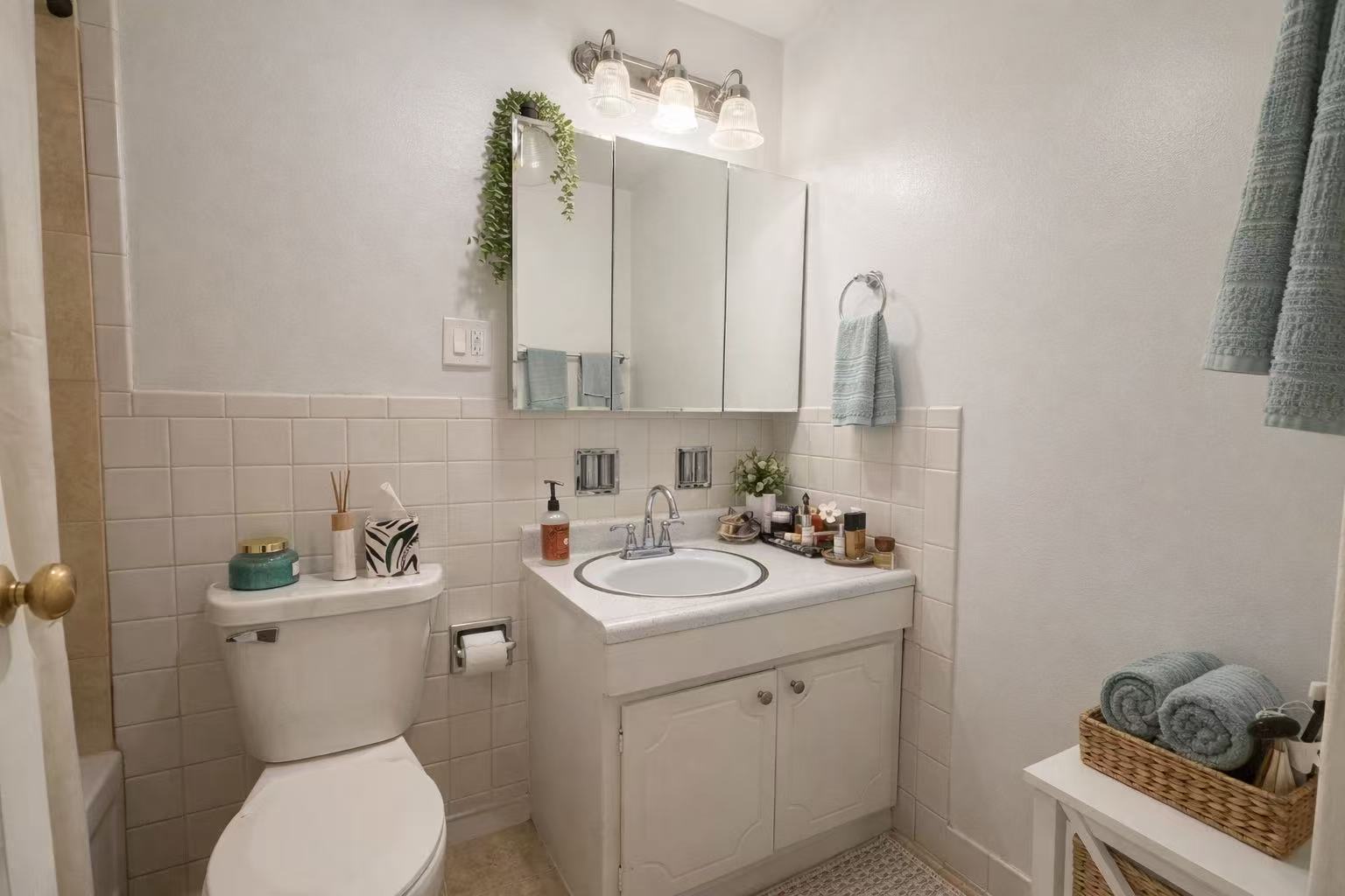 539 W Stratford Place Unit: 407