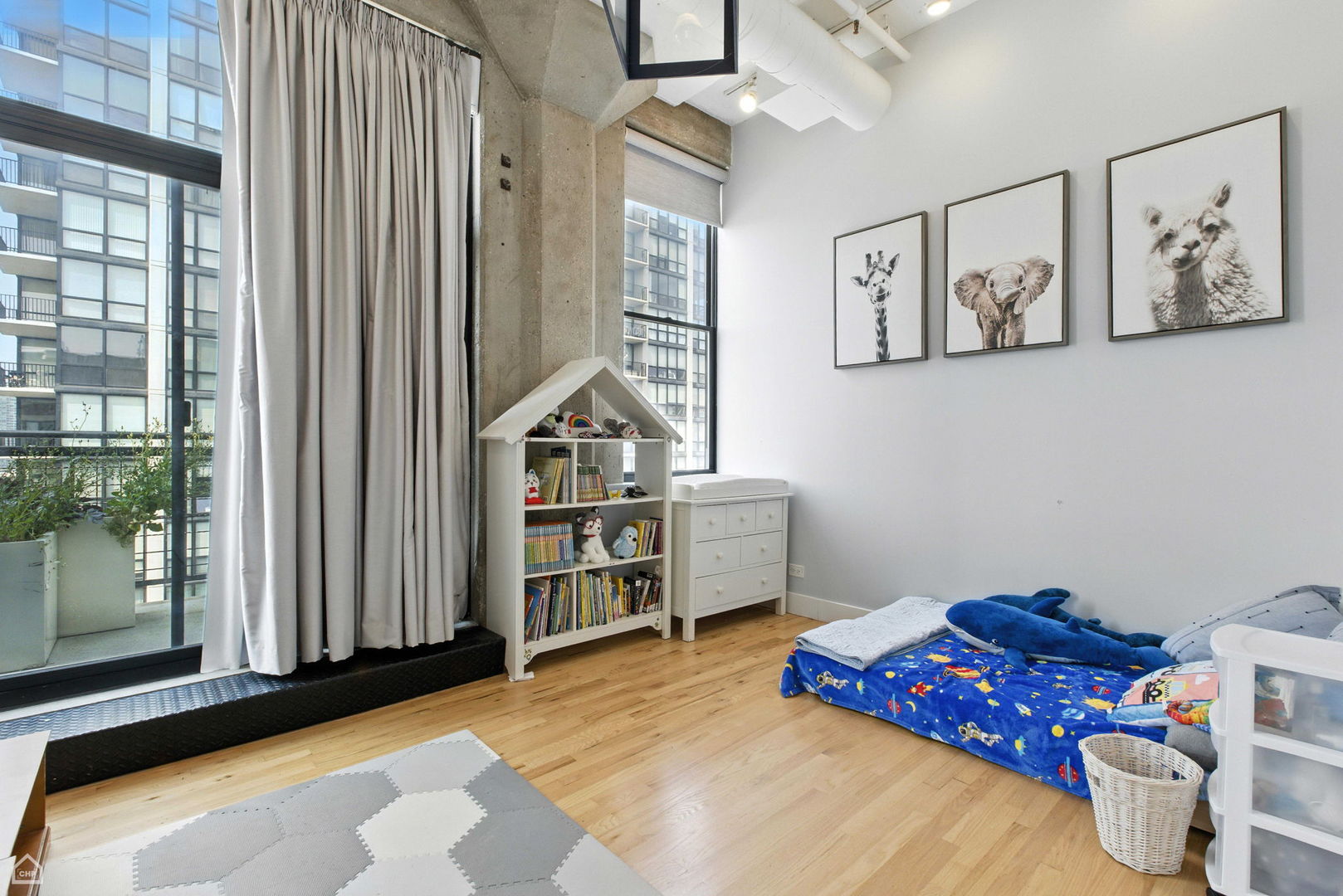 728 W Jackson Boulevard Unit: 1206