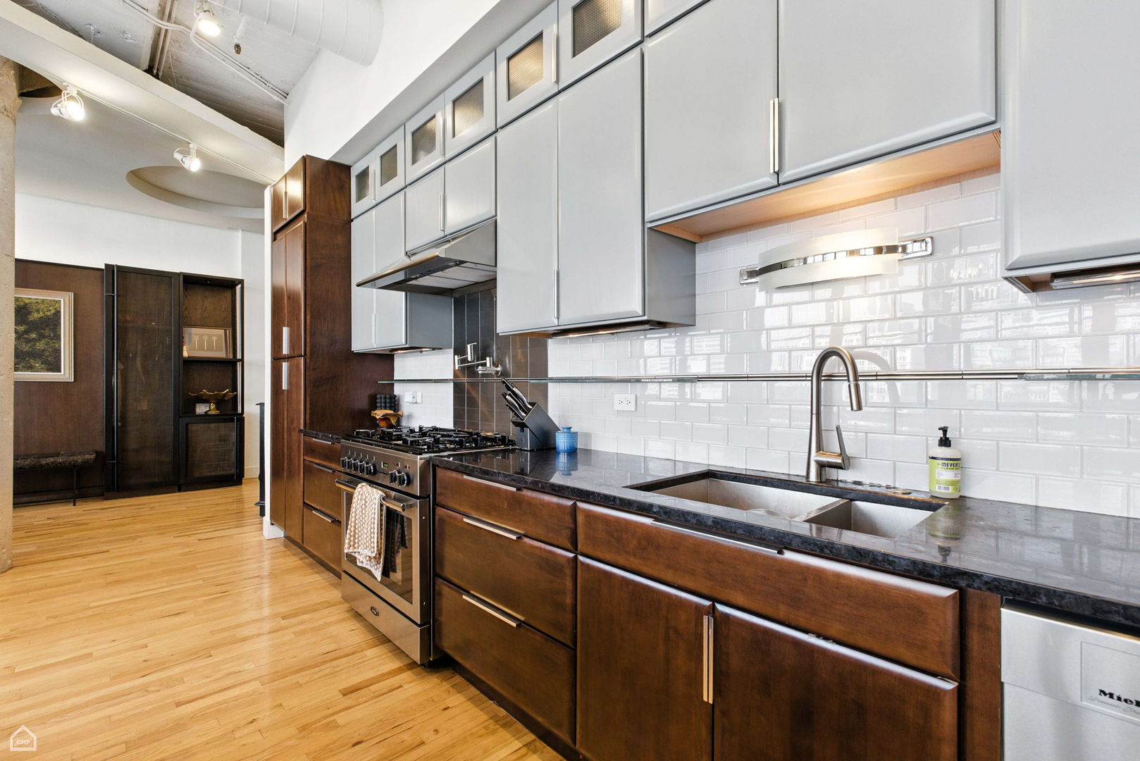 728 W Jackson Boulevard Unit: 1206