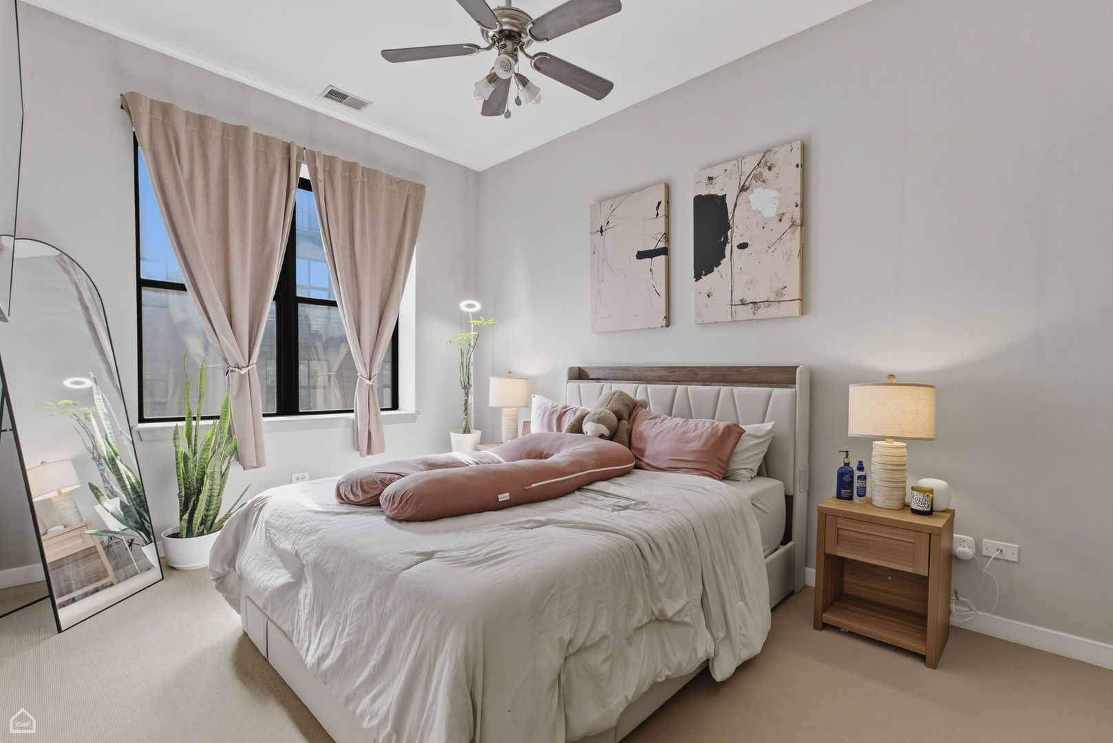 1910 S Michigan Avenue Unit: 302